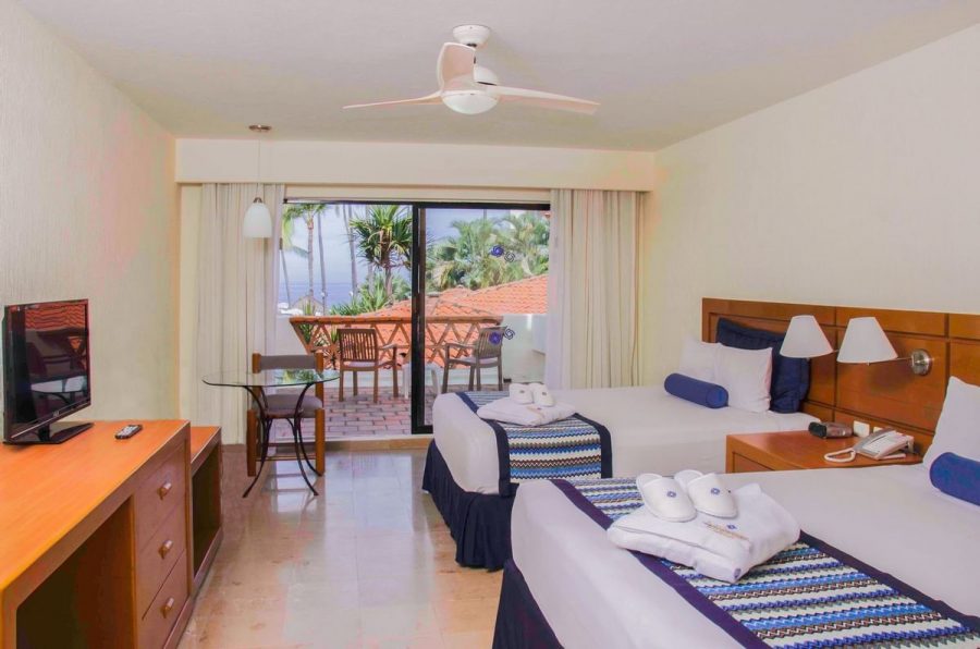 Twin Bed Room View | Plaza Pelicanos Grand Beach Resort