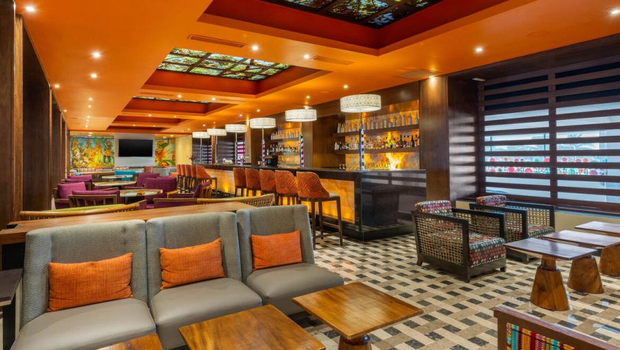 Bar at Omni Cancun Hotel & Villas