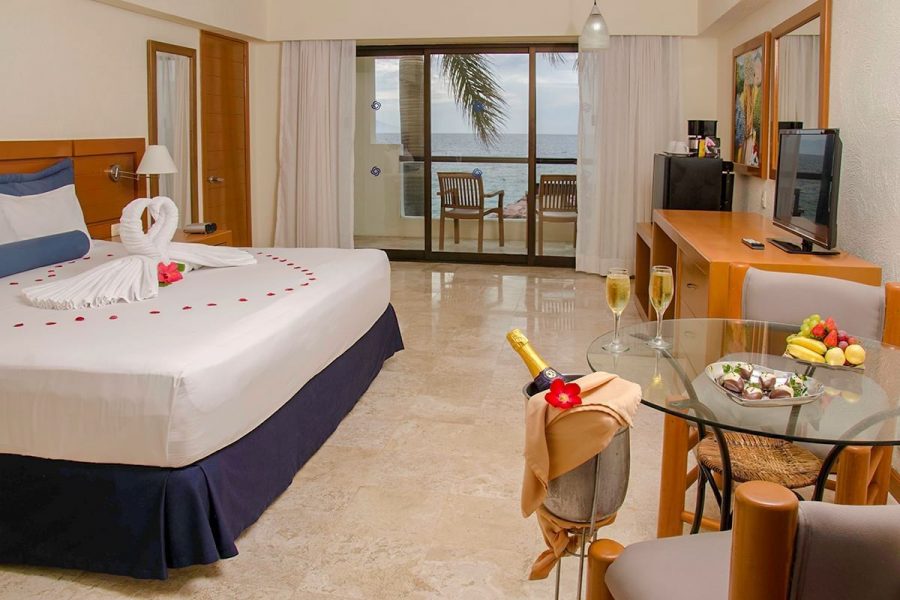 Room | Plaza Pelicanos Grand Beach Resort