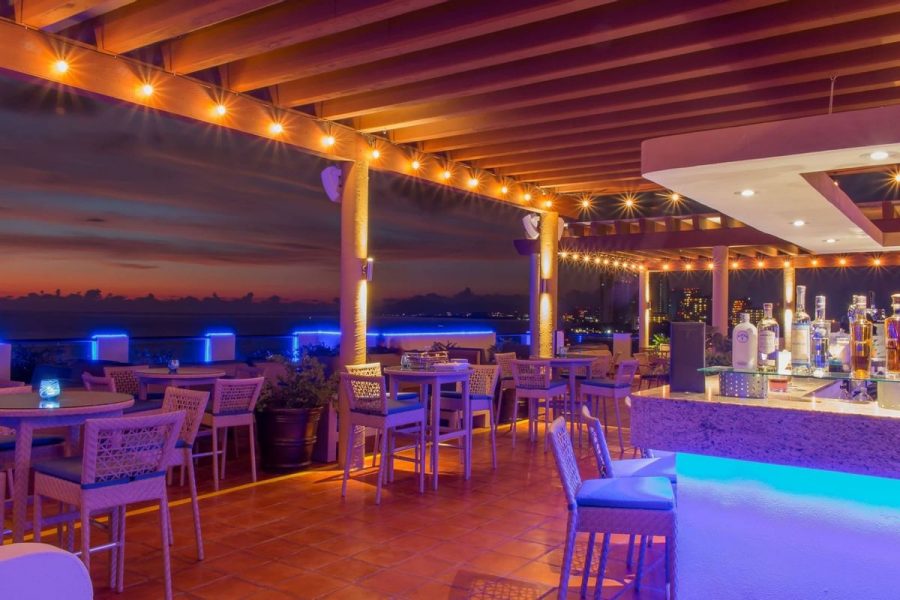 Skybar | Plaza Pelicanos Grand Beach Resort